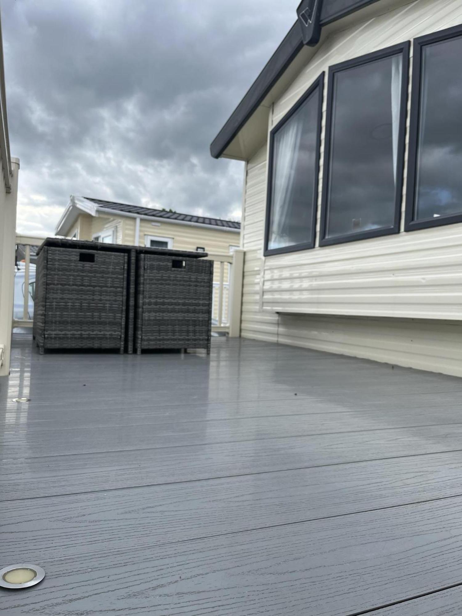 Premium Location - Sleeps 6 - Caravan On The Lakes Chalet Mablethorpe