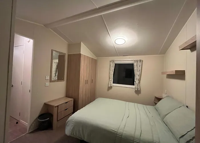 Premium Location - Sleeps 6 - Caravan On The Lakes