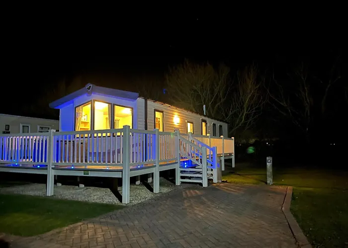 Premium Location - Sleeps 6 - Caravan On The Lakes