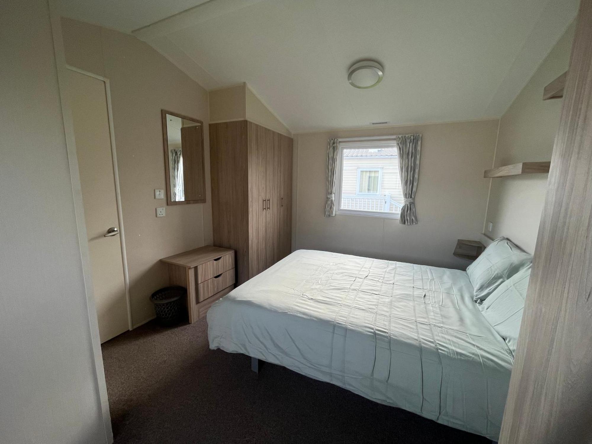 Premium Location - Sleeps 6 - Caravan On The Lakes *
