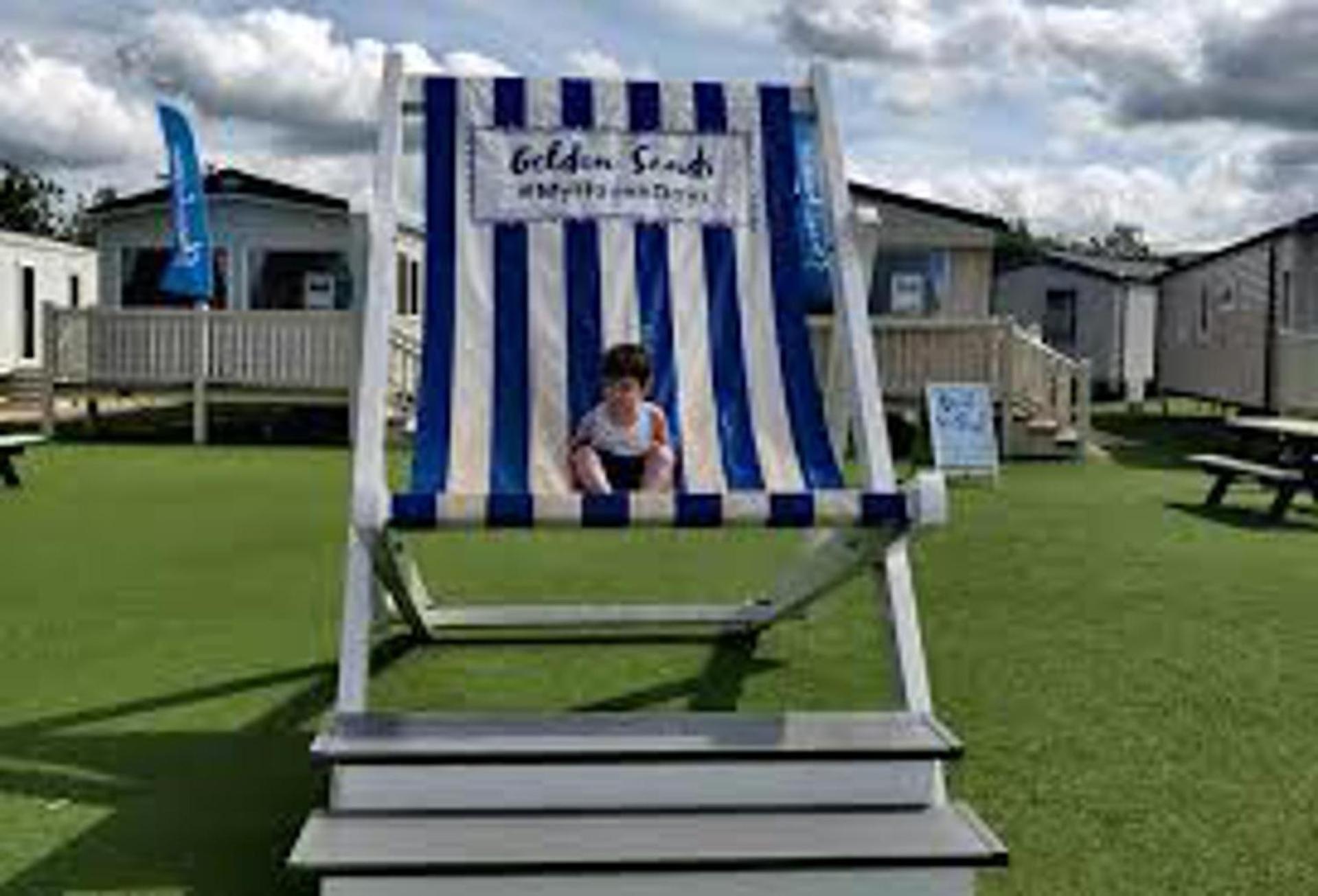 Premium Location - Sleeps 6 - Caravan On The Lakes Chalet *