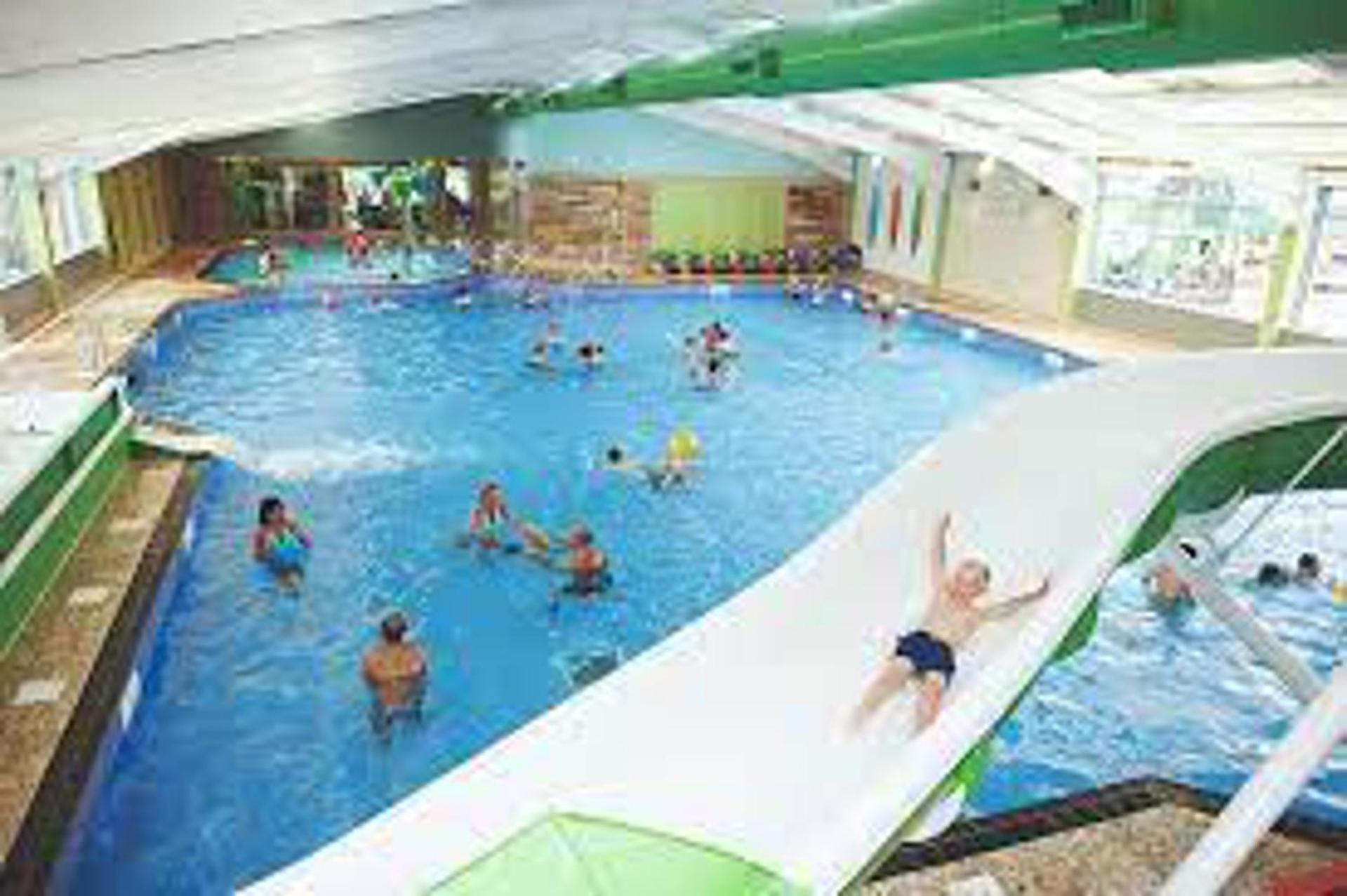 Premium Location - Sleeps 6 - Caravan On The Lakes * Mablethorpe