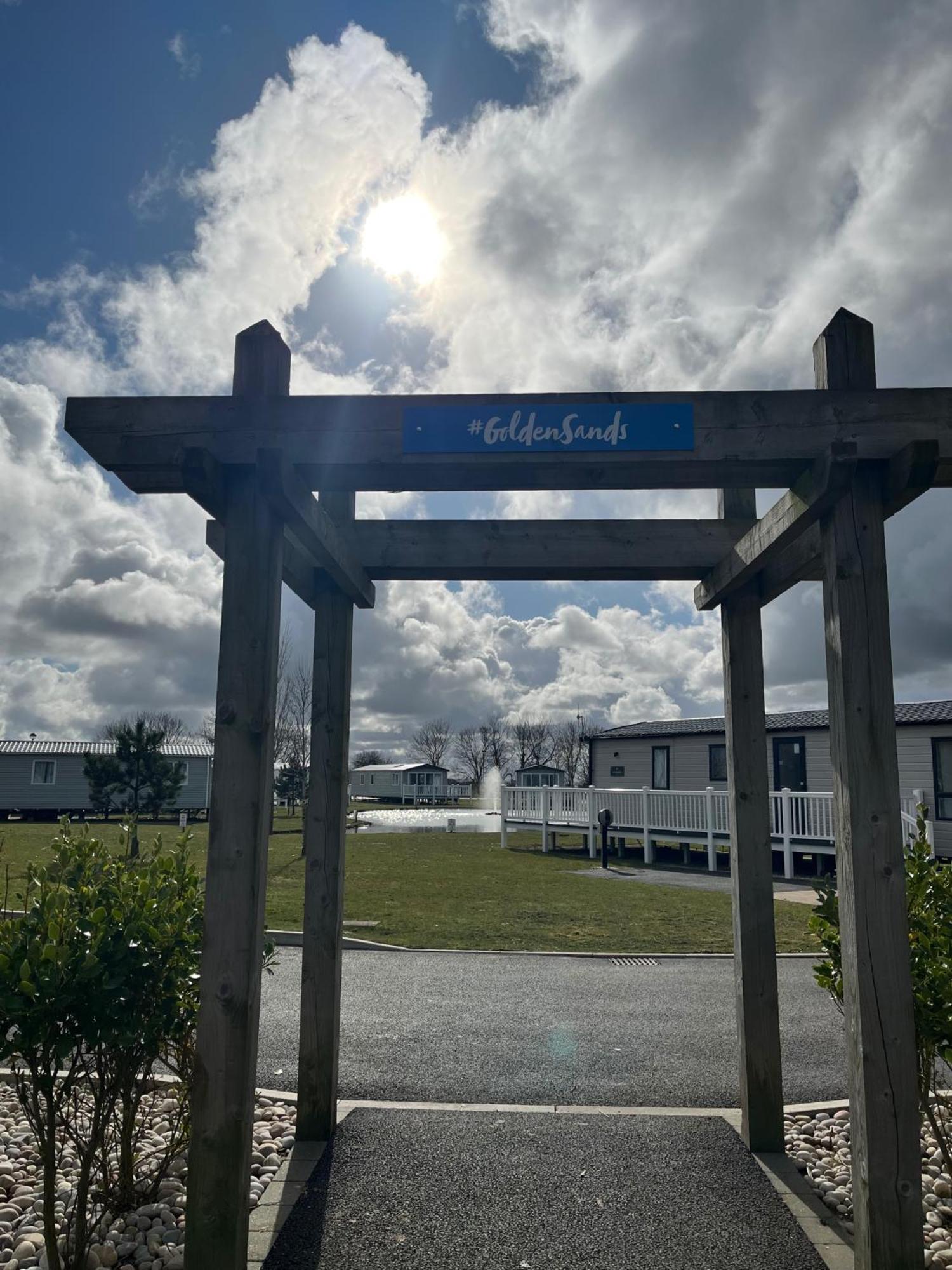 Premium Location - Sleeps 6 - Caravan On The Lakes *