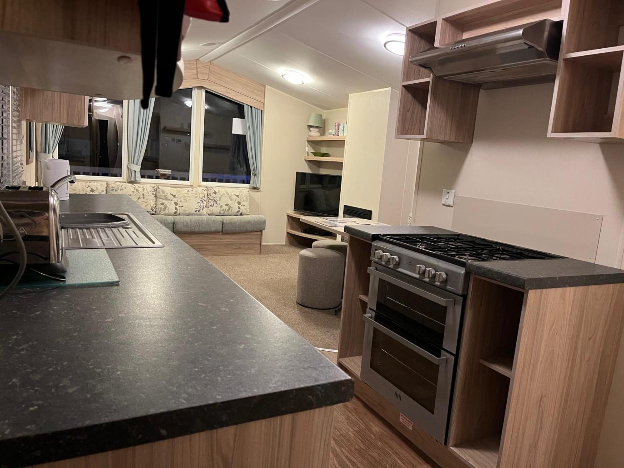 Chalet Premium Location - Sleeps 6 - Caravan On The Lakes *