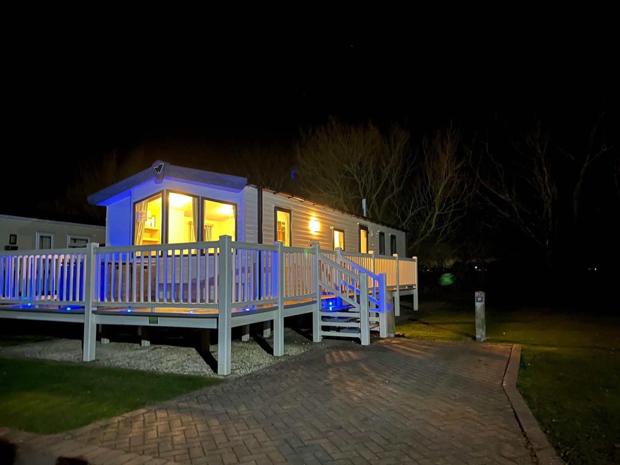 Chalet Premium Location - Sleeps 6 - Caravan On The Lakes *